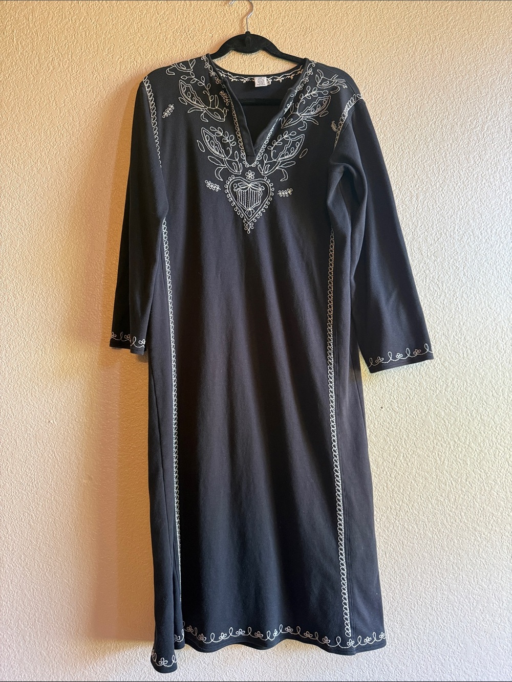 Peruvian Connection Black Long-Sleeve Embroidered V-Neck Dress